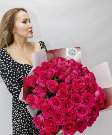 Букет из 51 розовой метровой розы