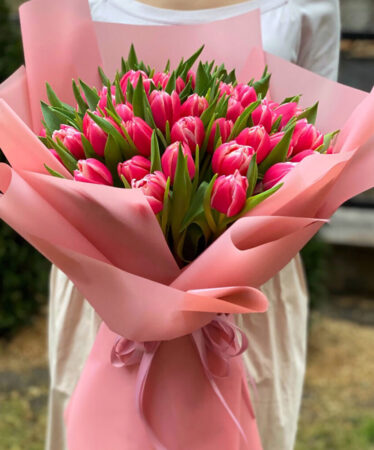 Букет из 25 розовых Тюльпанов